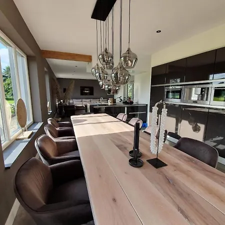 Compleet Nieuw De Berken 别墅 *