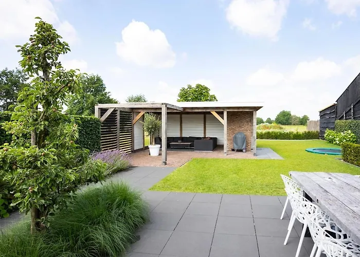 Compleet Nieuw De Berken Villa *