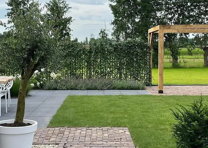 Compleet Nieuw De Berken Villa