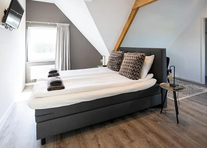 Compleet Nieuw De Berken Villa *