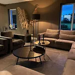 Compleet Nieuw De Berken Villa *