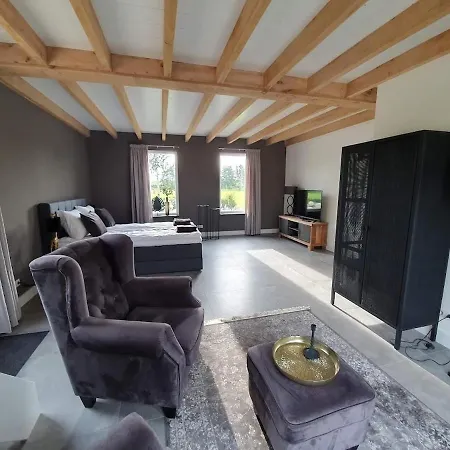 Compleet Nieuw De Berken Villa